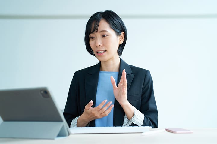 面接官トレーニングと関連ツール提供